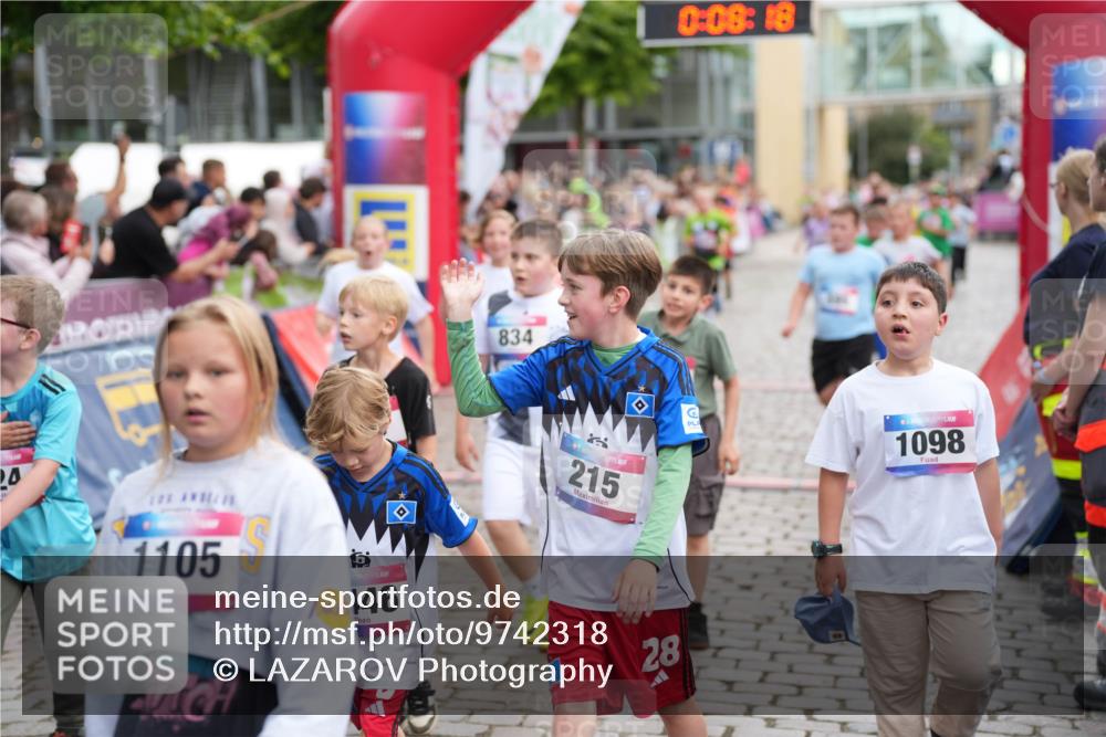 12.06.2026 - Holstenköstenlauf LAZAROV Photography http://msf.ph/oto/9742318 12.06.2026 16:23:16 Laufen 24, 834, 215, 0, 08, 18, 1105, 146, 28, 1098, 98, 119, 138, 164, 207, 465, 590, 595, 685, 698, 841, 1209, 1216, 1321, 1327, 1429, 1502 meine-sportfotos.de