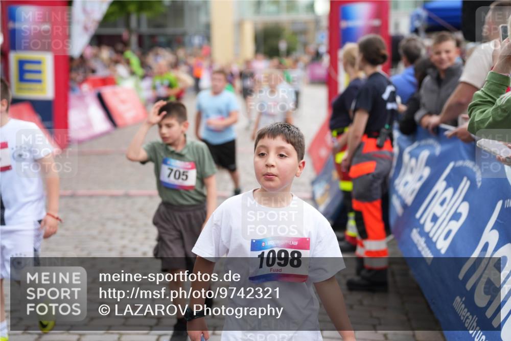 12.06.2026 - Holstenköstenlauf LAZAROV Photography http://msf.ph/oto/9742321 12.06.2026 16:23:17 Laufen 705, 36, 1098, 98, 119, 138, 164, 207, 465, 590, 593, 595, 685, 698, 841, 1209, 1216, 1321, 1327, 1429, 1502 meine-sportfotos.de