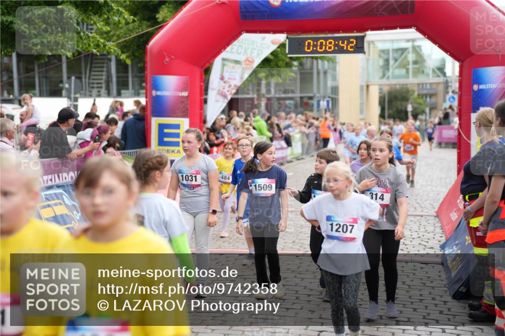 12.06.2026 - Holstenköstenlauf LAZAROV Photography http://msf.ph/oto/9742358 12.06.2026 16:23:40 Laufen 1, 0, 08, 42, 1031, 484, 1509, 1207, 314, 308, 384, 484, 585, 587, 863, 1107, 1120, 1325, 1486, 1491 meine-sportfotos.de