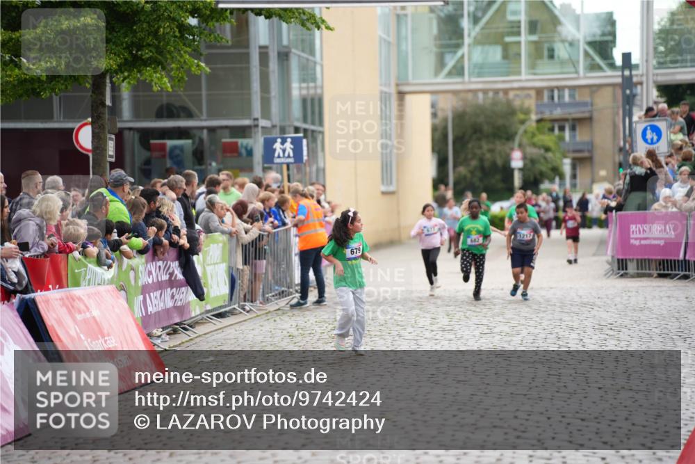 12.06.2026 - Holstenköstenlauf LAZAROV Photography http://msf.ph/oto/9742424 12.06.2026 16:24:41 Laufen 679, 682, 1217, 678, 679, 681, 682 meine-sportfotos.de