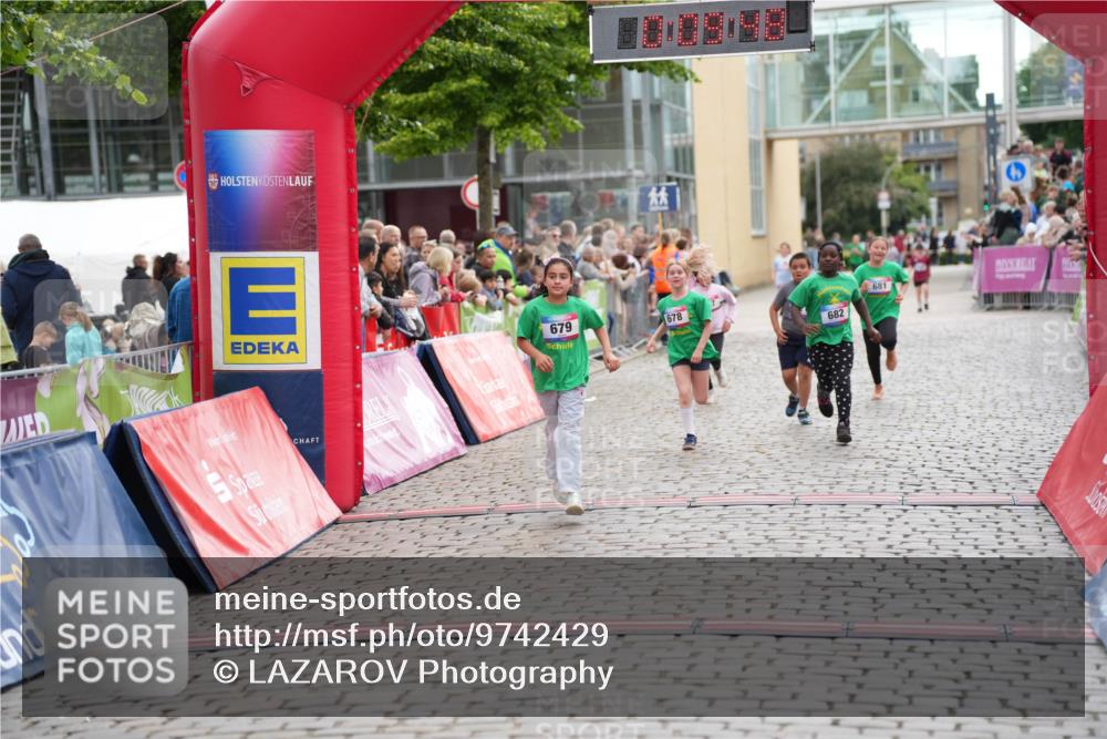 12.06.2026 - Holstenköstenlauf LAZAROV Photography http://msf.ph/oto/9742429 12.06.2026 16:24:45 Laufen 681, 679, 678, 682, 677, 678, 679, 681, 682 meine-sportfotos.de