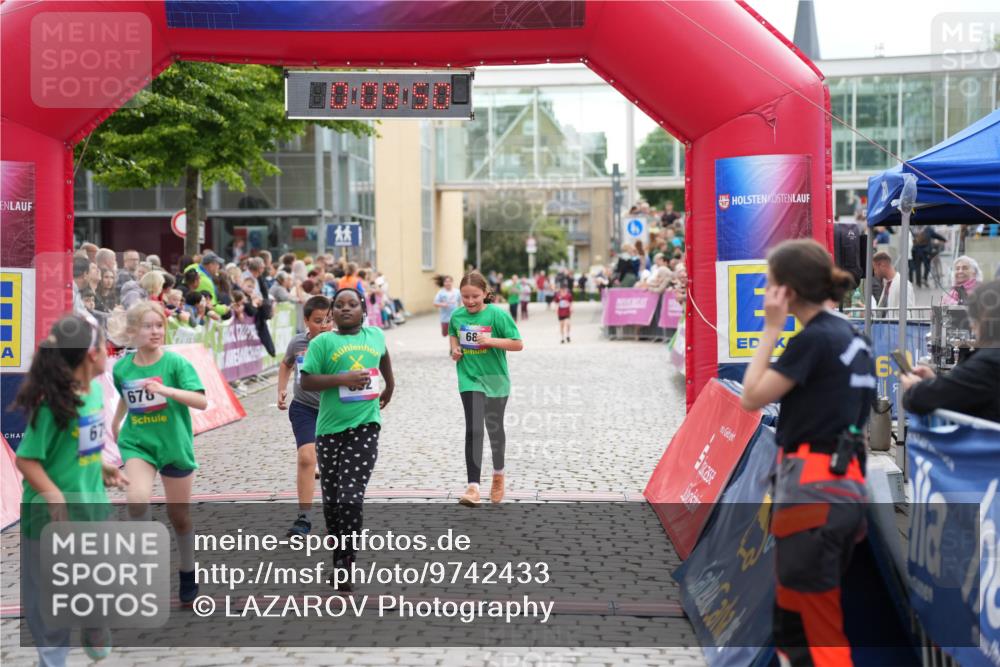 12.06.2026 - Holstenköstenlauf LAZAROV Photography http://msf.ph/oto/9742433 12.06.2026 16:24:48 Laufen 67, 678, 68, 677, 678, 679, 681, 682 meine-sportfotos.de