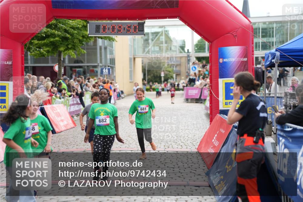 12.06.2026 - Holstenköstenlauf LAZAROV Photography http://msf.ph/oto/9742434 12.06.2026 16:24:48 Laufen 8, 682, 681, 677, 678, 679, 681, 682 meine-sportfotos.de
