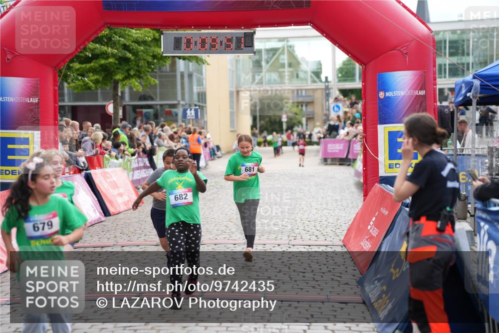 12.06.2026 - Holstenköstenlauf LAZAROV Photography http://msf.ph/oto/9742435 12.06.2026 16:24:48 Laufen 679, 682, 681, 677, 678, 679, 681, 682 meine-sportfotos.de