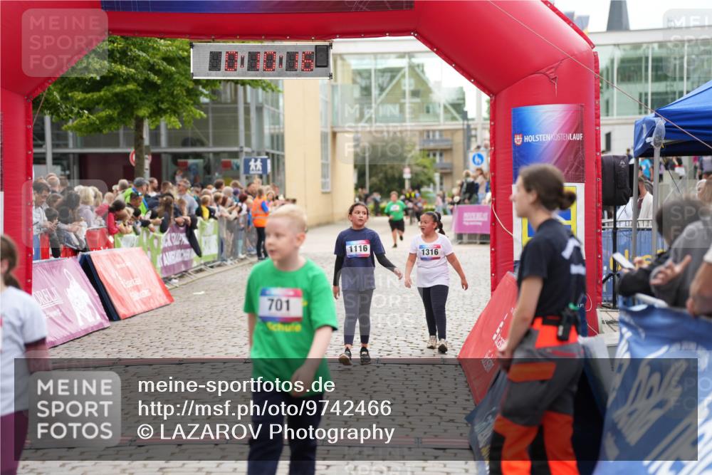 12.06.2026 - Holstenköstenlauf LAZAROV Photography http://msf.ph/oto/9742466 12.06.2026 16:25:14 Laufen 701, 1116, 1316, 1116, 1316 meine-sportfotos.de