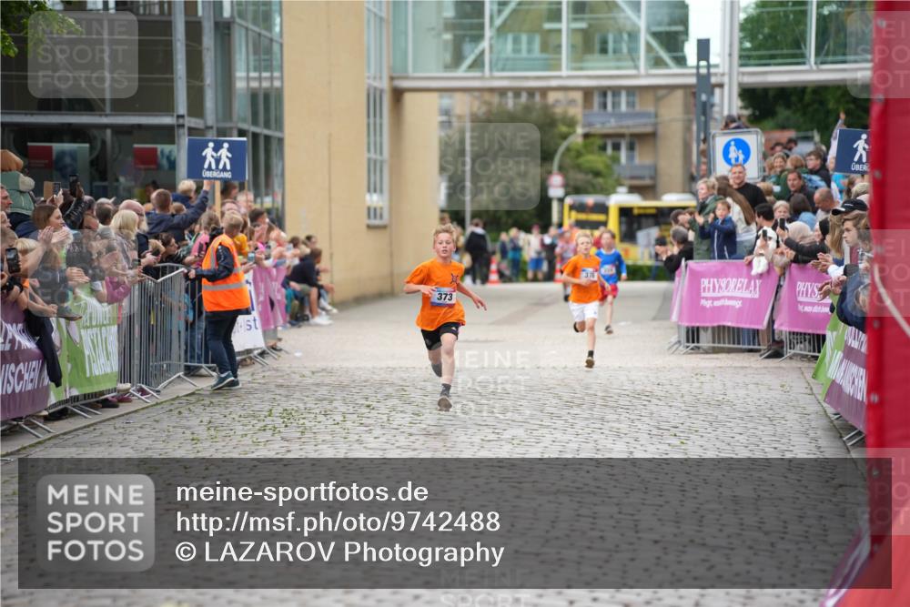 12.06.2026 - Holstenköstenlauf LAZAROV Photography http://msf.ph/oto/9742488 12.06.2026 16:34:47 Laufen 373, 373, 376 meine-sportfotos.de