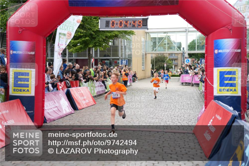 12.06.2026 - Holstenköstenlauf LAZAROV Photography http://msf.ph/oto/9742494 12.06.2026 16:34:51 Laufen 373, 224, 373, 376 meine-sportfotos.de