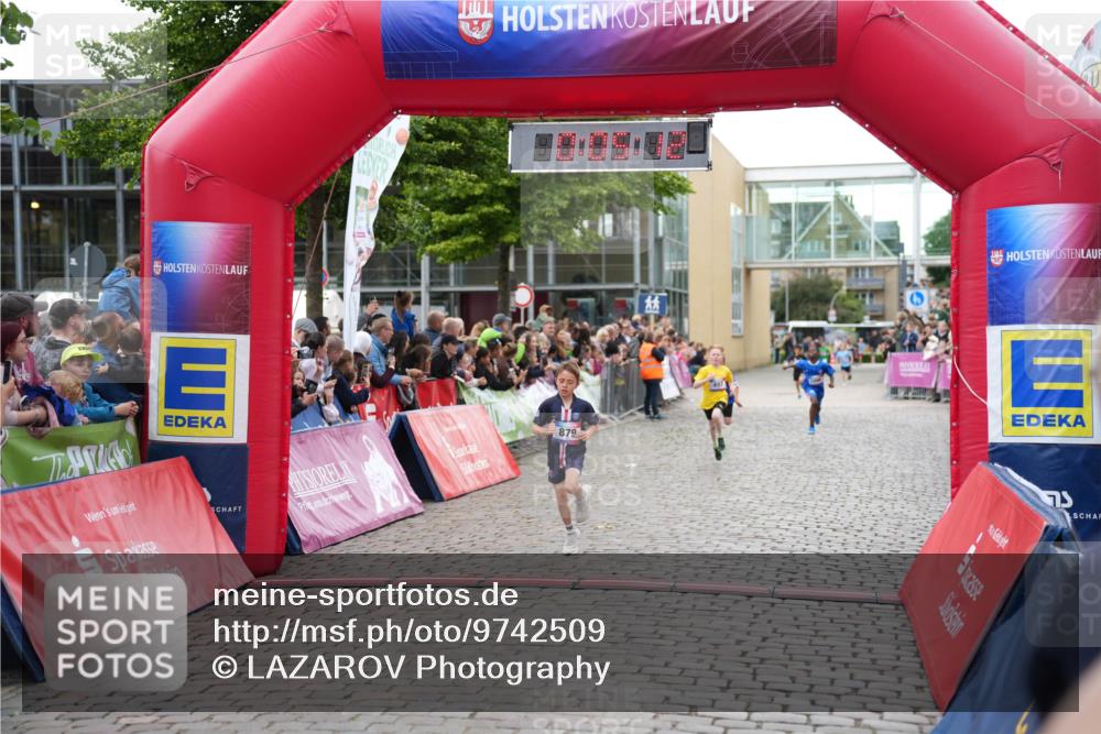 12.06.2026 - Holstenköstenlauf LAZAROV Photography http://msf.ph/oto/9742509 12.06.2026 16:35:14 Laufen 879, 5, 75, 497, 879, 1096, 1155 meine-sportfotos.de