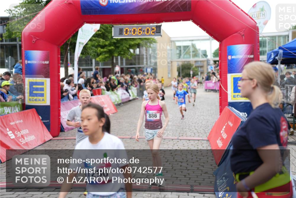 12.06.2026 - Holstenköstenlauf LAZAROV Photography http://msf.ph/oto/9742577 12.06.2026 16:36:04 Laufen 10, 05, 02, 886, 1290, 50, 219, 370, 636, 729, 735, 884, 885, 886, 898, 1087, 1176, 1179 meine-sportfotos.de