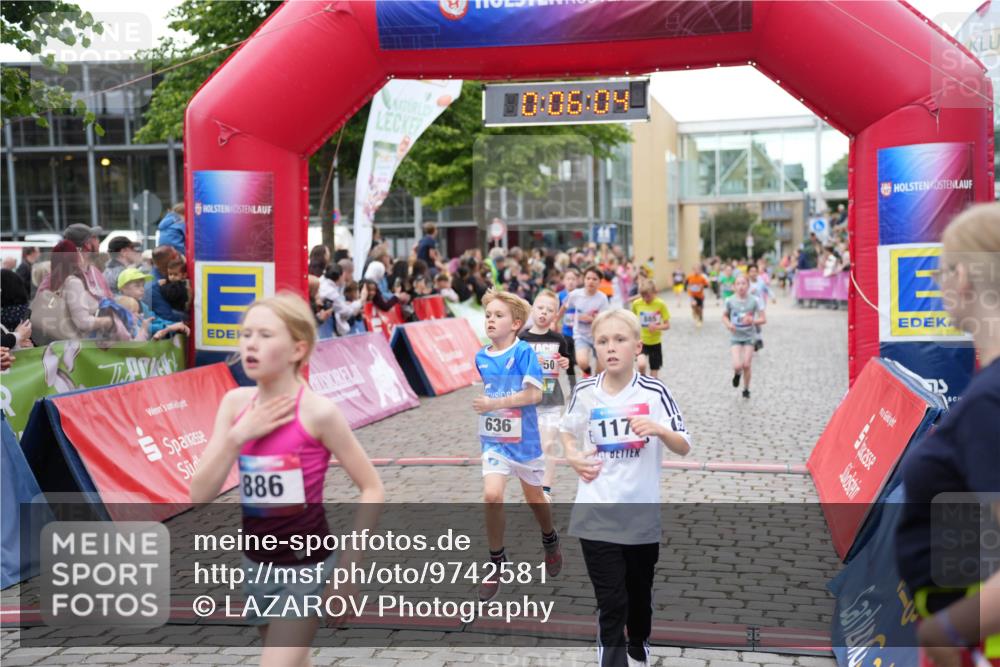 12.06.2026 - Holstenköstenlauf LAZAROV Photography http://msf.ph/oto/9742581 12.06.2026 16:36:06 Laufen 886, 10, 06, 04, 636, 50, 117, 50, 173, 370, 636, 729, 735, 884, 885, 898, 979, 1087, 1176, 1179 meine-sportfotos.de