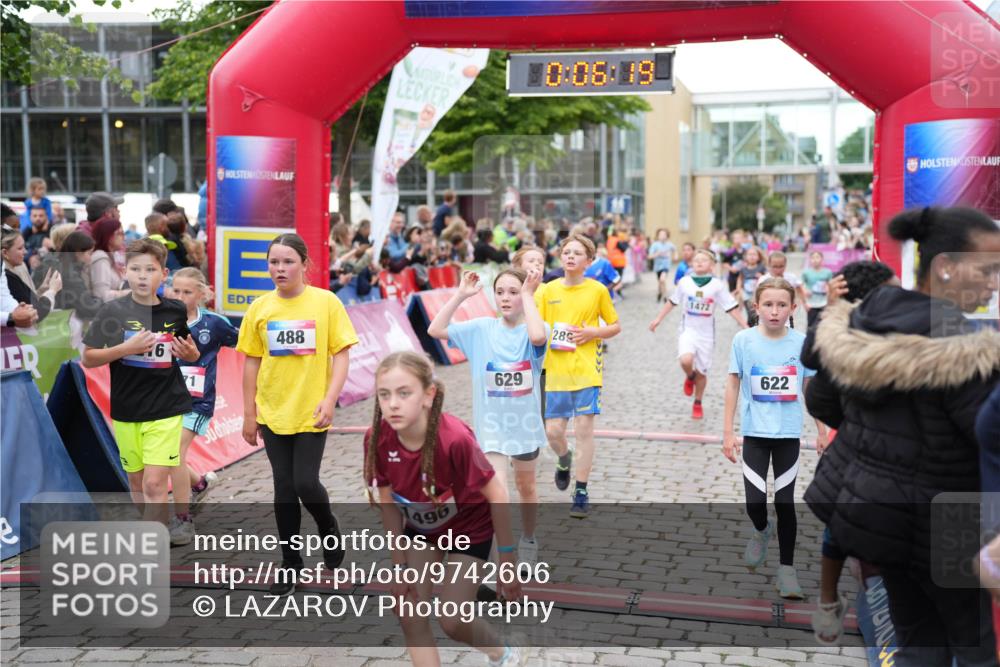 12.06.2026 - Holstenköstenlauf LAZAROV Photography http://msf.ph/oto/9742606 12.06.2026 16:36:21 Laufen 16, 10, 06, 19, 488, 629, 496, 28, 1472, 622, 15, 109, 216, 271, 272, 277, 487, 488, 622, 629, 639, 722, 872, 881, 981, 1165, 1282, 1289, 1433, 1472 meine-sportfotos.de