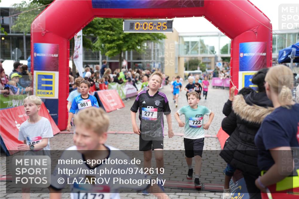 12.06.2026 - Holstenköstenlauf LAZAROV Photography http://msf.ph/oto/9742619 12.06.2026 16:36:27 Laufen 981, 731, 1473, 10, 08, 25, 277, 722, 223, 277, 639, 722, 724, 872, 881, 974, 980, 981, 1040, 1168, 1297, 1305, 1433 meine-sportfotos.de