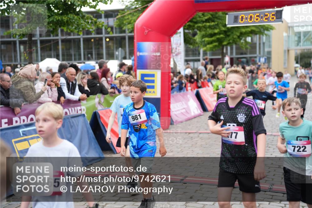 12.06.2026 - Holstenköstenlauf LAZAROV Photography http://msf.ph/oto/9742621 12.06.2026 16:36:29 Laufen 981, 1165, 10, 06, 26, 881, 17, 722, 181, 223, 724, 881, 974, 980, 1040, 1168, 1297, 1305, 1433 meine-sportfotos.de