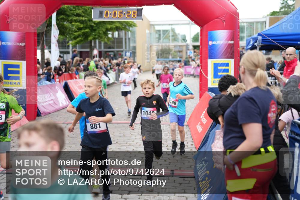 12.06.2026 - Holstenköstenlauf LAZAROV Photography http://msf.ph/oto/9742624 12.06.2026 16:36:31 Laufen 10, 08, 28, 1292, 104, 1168, 881, 181, 223, 724, 728, 881, 974, 980, 1040, 1168, 1297, 1305, 1433 meine-sportfotos.de