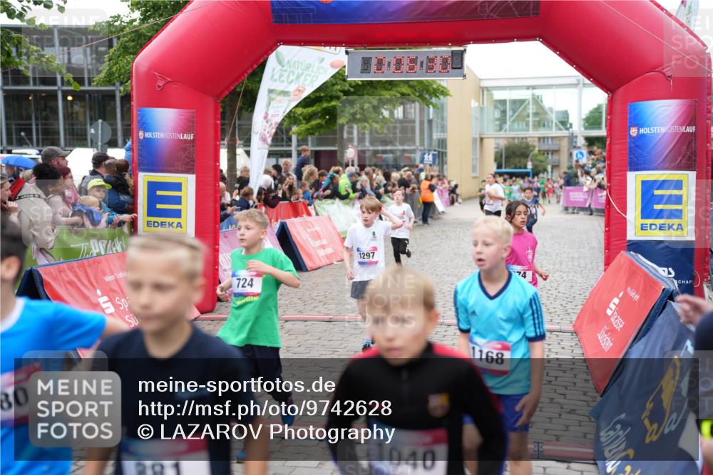 12.06.2026 - Holstenköstenlauf LAZAROV Photography http://msf.ph/oto/9742628 12.06.2026 16:36:32 Laufen 80, 724, 1297, 1040, 1168, 181, 223, 724, 728, 974, 980, 1040, 1168, 1297, 1305 meine-sportfotos.de