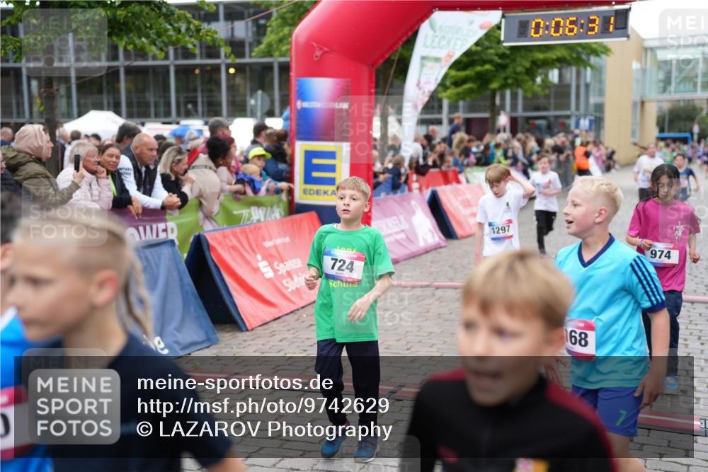 12.06.2026 - Holstenköstenlauf LAZAROV Photography http://msf.ph/oto/9742629 12.06.2026 16:36:33 Laufen 724, 0, 05, 3, 1297, 974, 168, 181, 223, 724, 728, 974, 1297, 1305 meine-sportfotos.de