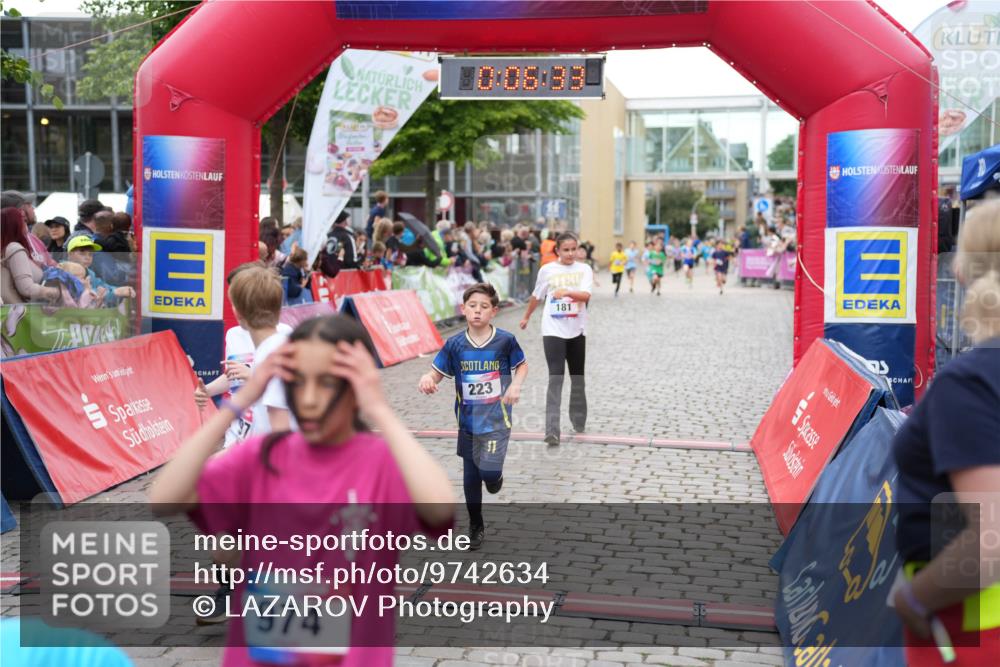 12.06.2026 - Holstenköstenlauf LAZAROV Photography http://msf.ph/oto/9742634 12.06.2026 16:36:35 Laufen 10, 08, 33, 223, 974, 181, 181, 223, 453, 725, 728, 1305 meine-sportfotos.de