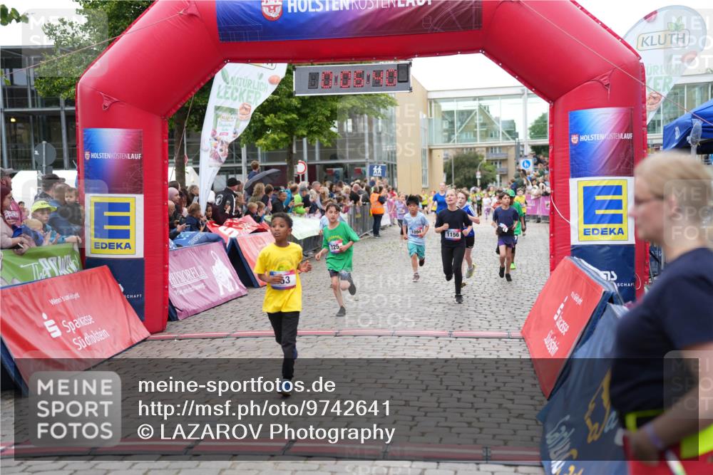 12.06.2026 - Holstenköstenlauf LAZAROV Photography http://msf.ph/oto/9742641 12.06.2026 16:36:42 Laufen 53, 1094, 125, 1156, 75, 250, 263, 269, 453, 493, 623, 645, 725, 730, 878, 1094, 1156, 1172, 1294, 1304 meine-sportfotos.de