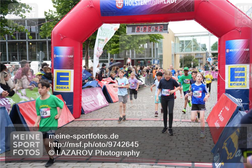 12.06.2026 - Holstenköstenlauf LAZAROV Photography http://msf.ph/oto/9742645 12.06.2026 16:36:44 Laufen 725, 250, 1156, 730, 263, 75, 182, 250, 263, 269, 280, 453, 491, 493, 621, 623, 645, 725, 730, 878, 1094, 1156, 1172, 1182, 1280, 1294, 1304, 1431, 1434 meine-sportfotos.de