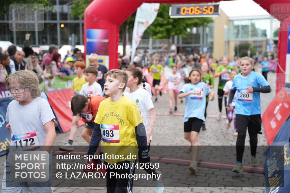 12.06.2026 - Holstenköstenlauf LAZAROV Photography http://msf.ph/oto/9742659 12.06.2026 16:36:52 Laufen 1172, 78, 493, 0, 06, 50, 280, 72, 96, 121, 174, 182, 221, 255, 258, 280, 491, 499, 504, 621, 623, 628, 726, 874, 1180, 1182, 1280, 1294, 1431, 1434 meine-sportfotos.de