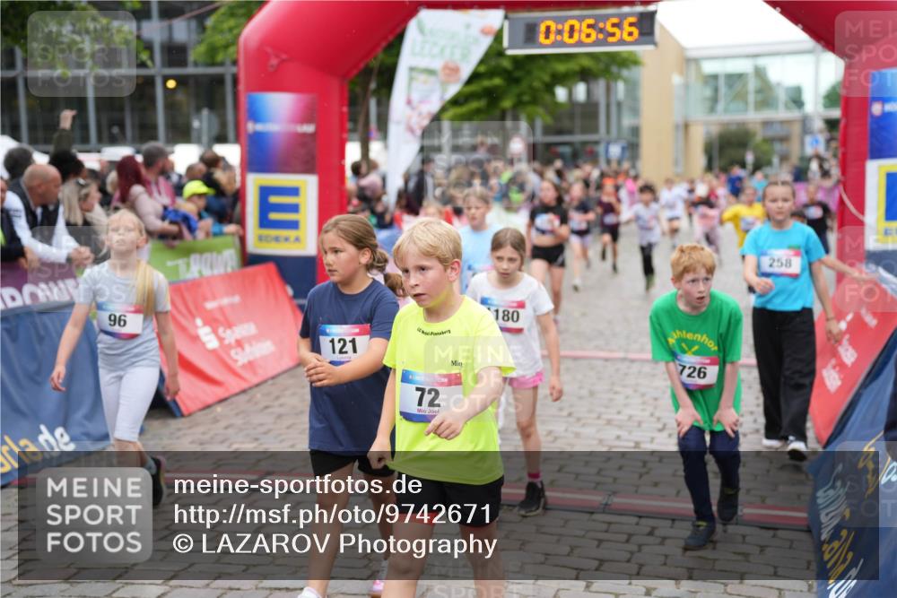 12.06.2026 - Holstenköstenlauf LAZAROV Photography http://msf.ph/oto/9742671 12.06.2026 16:36:58 Laufen 96, 96, 0, 06, 56, 121, 72, 180, 726, 258, 174, 255, 258, 274, 276, 281, 377, 499, 501, 504, 628, 874, 1037, 1038, 1284, 1292, 1396 meine-sportfotos.de