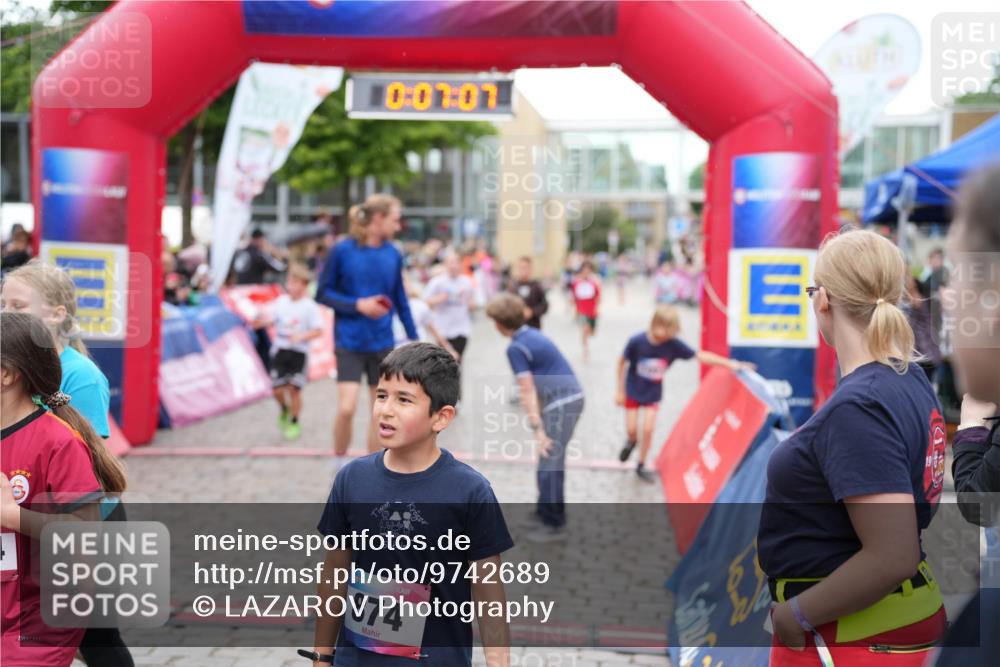 12.06.2026 - Holstenköstenlauf LAZAROV Photography http://msf.ph/oto/9742689 12.06.2026 16:37:09 Laufen 0, 07, 01, 874, 90, 175, 176, 632, 882, 1093, 1160, 1169, 1295, 1442, 1559 meine-sportfotos.de