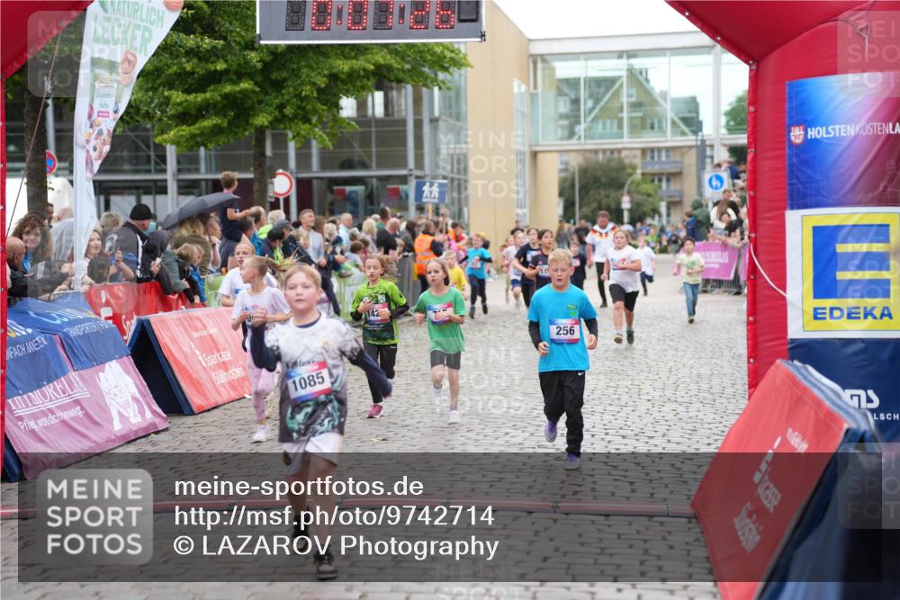 12.06.2026 - Holstenköstenlauf LAZAROV Photography http://msf.ph/oto/9742714 12.06.2026 16:37:28 Laufen 1085, 142, 256, 256, 257, 261, 268, 492, 644, 715, 891, 897, 1085, 1181, 1291, 1428, 1554 meine-sportfotos.de