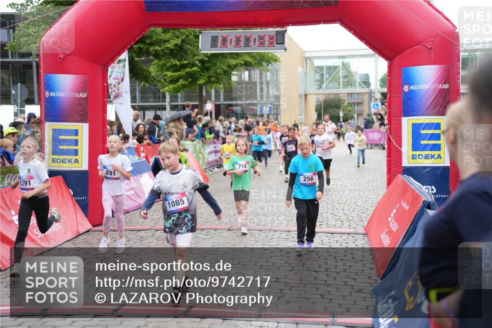 12.06.2026 - Holstenköstenlauf LAZAROV Photography http://msf.ph/oto/9742717 12.06.2026 16:37:30 Laufen 891, 1291, 1085, 715, 1181, 256, 1554, 256, 257, 261, 268, 492, 644, 715, 891, 897, 1085, 1181, 1291, 1428, 1554 meine-sportfotos.de
