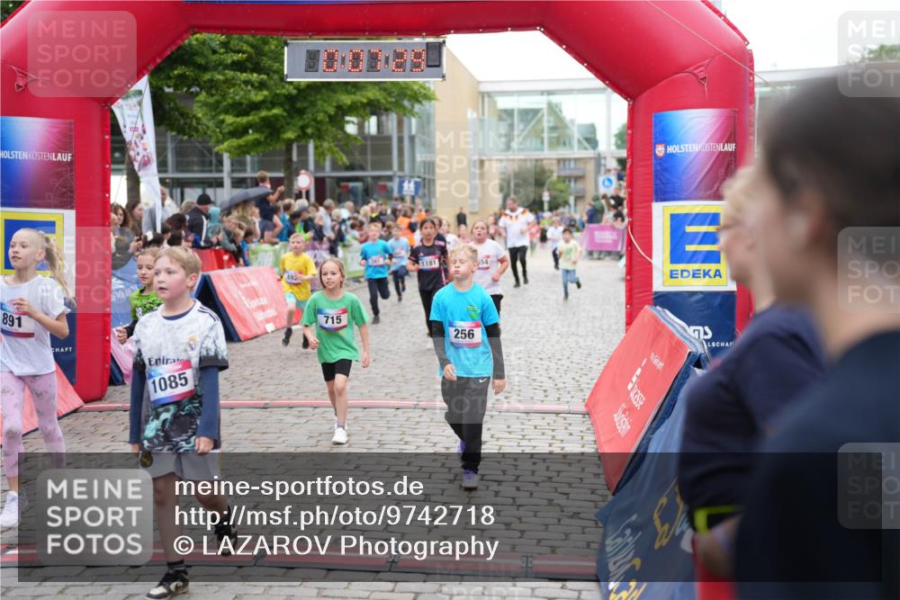 12.06.2026 - Holstenköstenlauf LAZAROV Photography http://msf.ph/oto/9742718 12.06.2026 16:37:31 Laufen 891, 492, 1085, 1181, 715, 256, 256, 257, 261, 268, 492, 644, 715, 871, 891, 897, 1181, 1291, 1428, 1554 meine-sportfotos.de