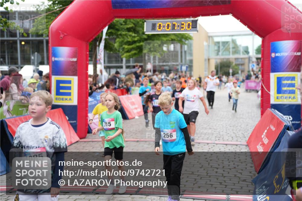 12.06.2026 - Holstenköstenlauf LAZAROV Photography http://msf.ph/oto/9742721 12.06.2026 16:37:33 Laufen 1085, 0, 07, 30, 715, 256, 1554, 257, 261, 268, 492, 644, 715, 871, 897, 1181, 1428, 1554 meine-sportfotos.de
