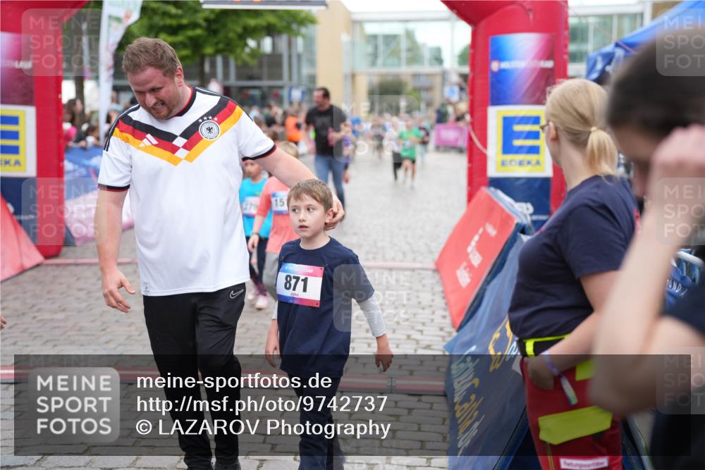 12.06.2026 - Holstenköstenlauf LAZAROV Photography http://msf.ph/oto/9742737 12.06.2026 16:37:46 Laufen 279, 15, 871, 217, 252, 279, 720, 877, 890, 900, 1039, 1483, 1513, 1532 meine-sportfotos.de