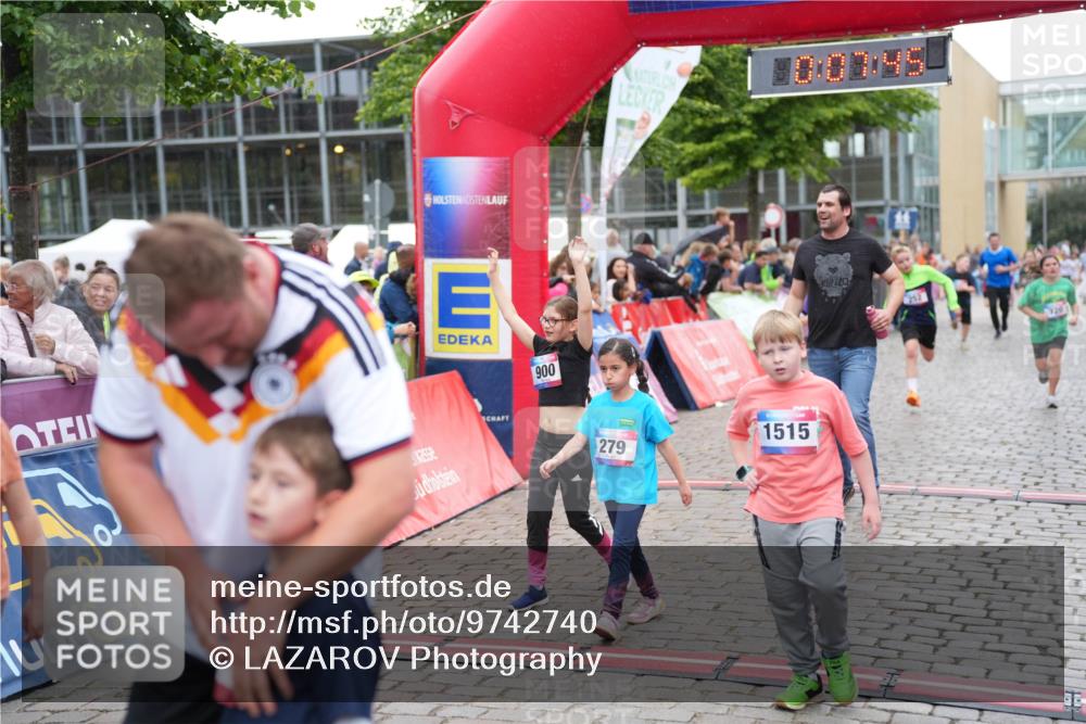 12.06.2026 - Holstenköstenlauf LAZAROV Photography http://msf.ph/oto/9742740 12.06.2026 16:37:48 Laufen 900, 1515, 279, 217, 252, 640, 720, 877, 890, 900, 1039, 1162, 1483, 1532 meine-sportfotos.de