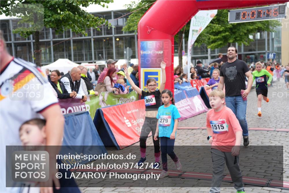 12.06.2026 - Holstenköstenlauf LAZAROV Photography http://msf.ph/oto/9742742 12.06.2026 16:37:48 Laufen 900, 279, 1515, 252, 217, 252, 640, 720, 877, 890, 900, 1039, 1162, 1483, 1532 meine-sportfotos.de