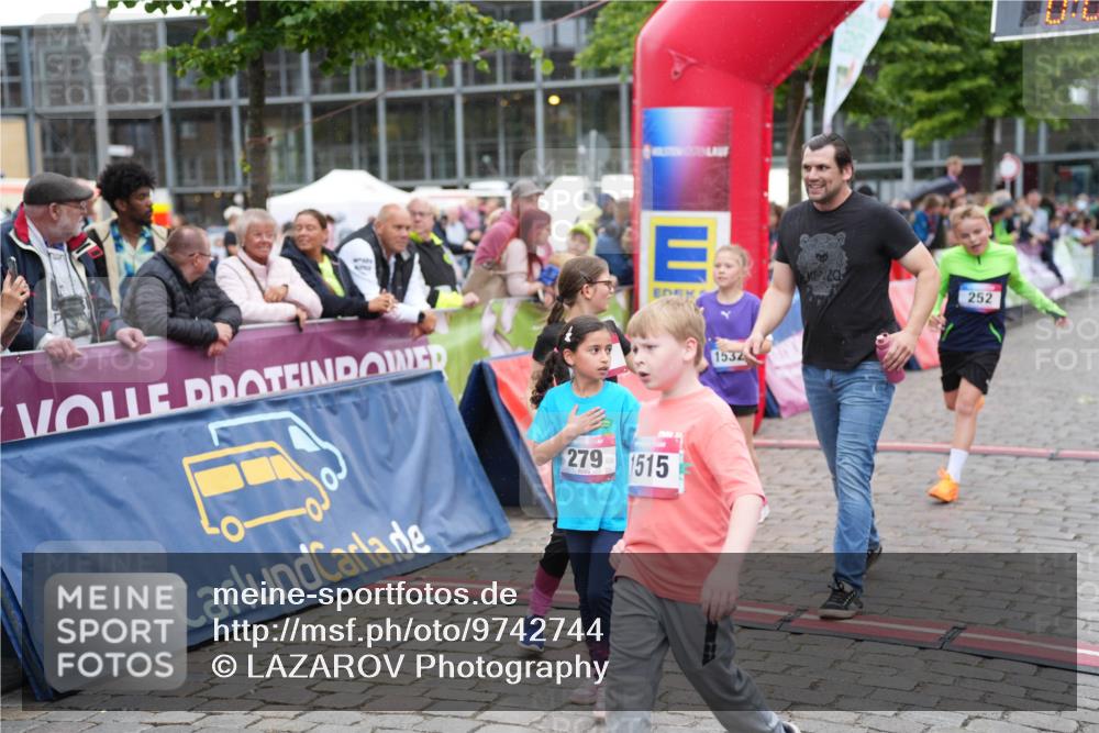 12.06.2026 - Holstenköstenlauf LAZAROV Photography http://msf.ph/oto/9742744 12.06.2026 16:37:49 Laufen 279, 1515, 1532, 252, 217, 252, 640, 720, 877, 888, 890, 1039, 1162, 1483, 1505, 1518, 1532 meine-sportfotos.de