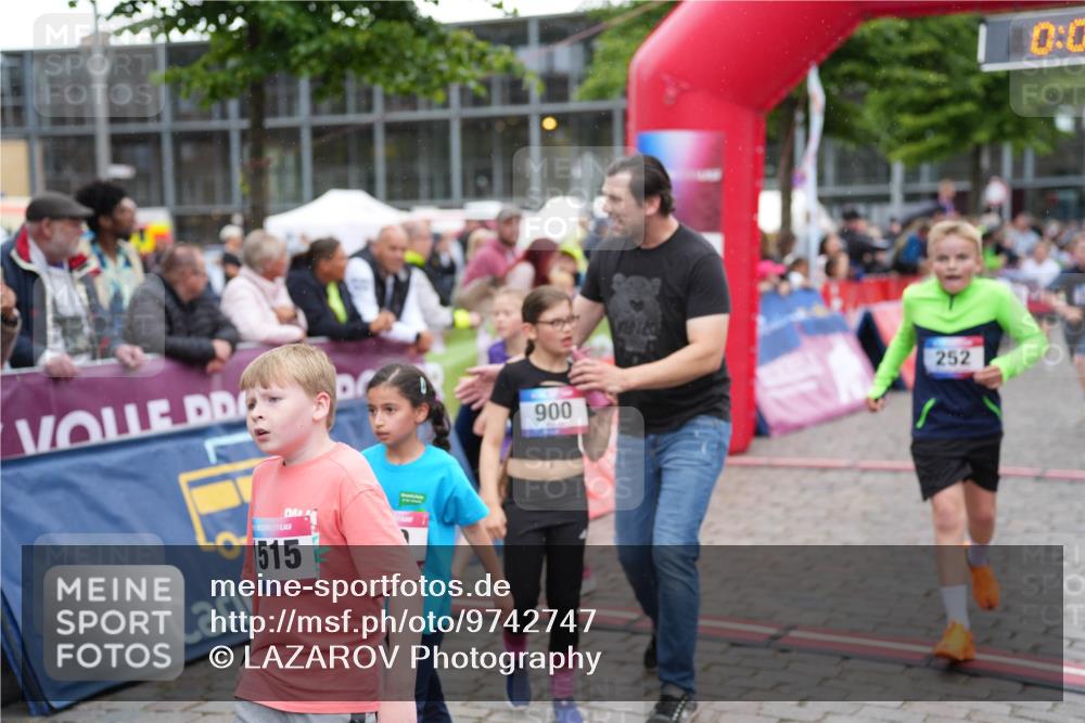 12.06.2026 - Holstenköstenlauf LAZAROV Photography http://msf.ph/oto/9742747 12.06.2026 16:37:50 Laufen 515, 900, 252, 0, 0, 217, 252, 640, 720, 877, 888, 890, 1039, 1162, 1483, 1505, 1518, 1529, 1532 meine-sportfotos.de