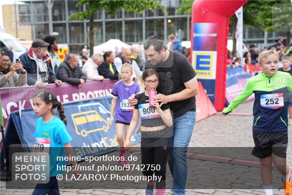 12.06.2026 - Holstenköstenlauf LAZAROV Photography http://msf.ph/oto/9742750 12.06.2026 16:37:51 Laufen 279, 153, 900, 252, 217, 252, 498, 640, 720, 877, 888, 890, 1039, 1162, 1302, 1483, 1505, 1518, 1529, 1532 meine-sportfotos.de