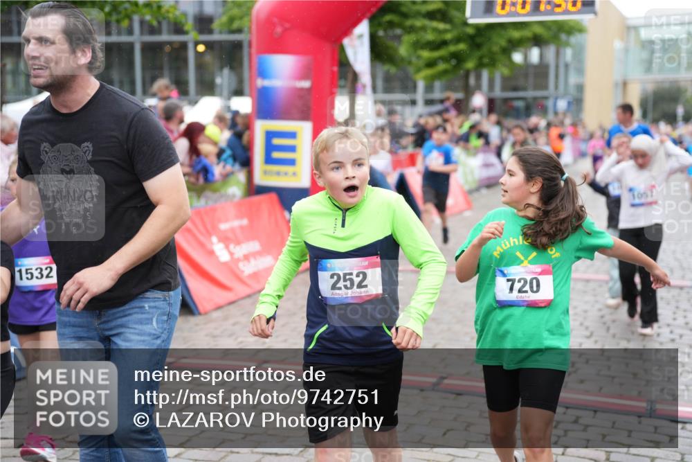 12.06.2026 - Holstenköstenlauf LAZAROV Photography http://msf.ph/oto/9742751 12.06.2026 16:37:52 Laufen 1532, 36, 252, 720, 217, 252, 498, 640, 720, 877, 888, 890, 1039, 1162, 1302, 1483, 1505, 1518, 1529, 1531 meine-sportfotos.de