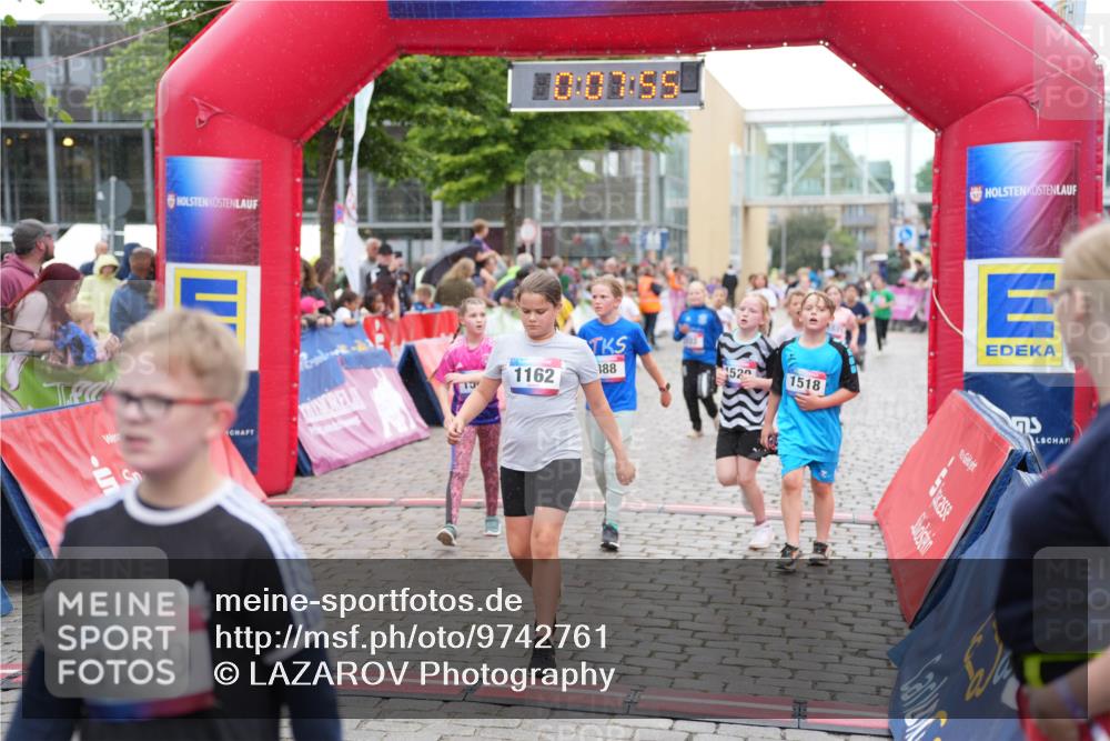 12.06.2026 - Holstenköstenlauf LAZAROV Photography http://msf.ph/oto/9742761 12.06.2026 16:37:57 Laufen 1039, 10, 00, 55, 1162, 388, 1520, 1518, 95, 122, 172, 283, 498, 640, 713, 888, 1162, 1288, 1302, 1308, 1505, 1518, 1529, 1531, 1553 meine-sportfotos.de