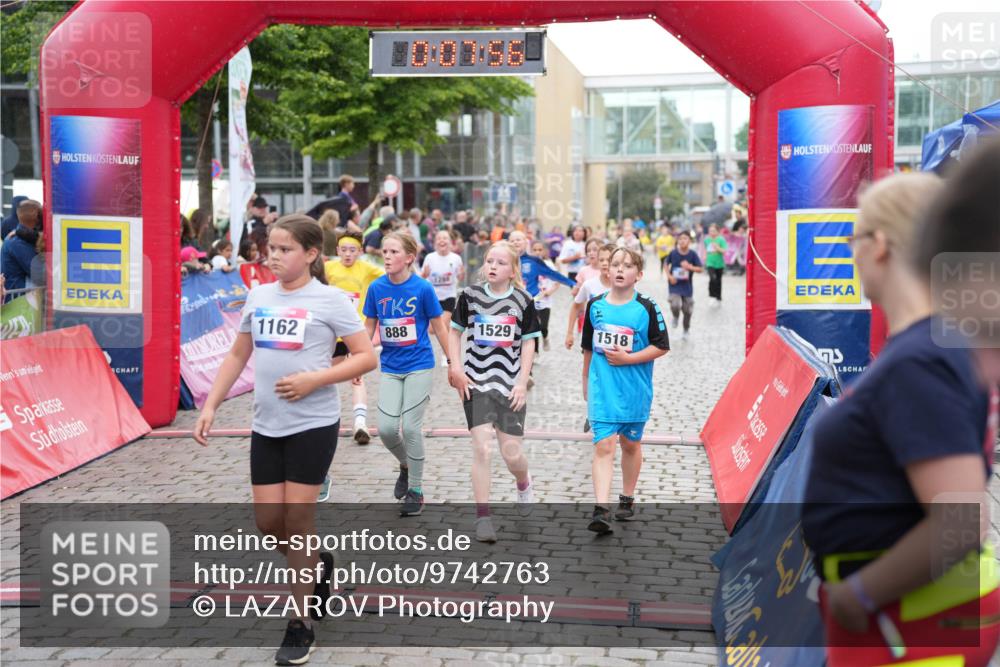 12.06.2026 - Holstenköstenlauf LAZAROV Photography http://msf.ph/oto/9742763 12.06.2026 16:37:58 Laufen 1288, 1162, 888, 1529, 1518, 49, 95, 122, 172, 249, 283, 498, 634, 713, 888, 1288, 1302, 1308, 1505, 1518, 1529, 1531, 1553 meine-sportfotos.de
