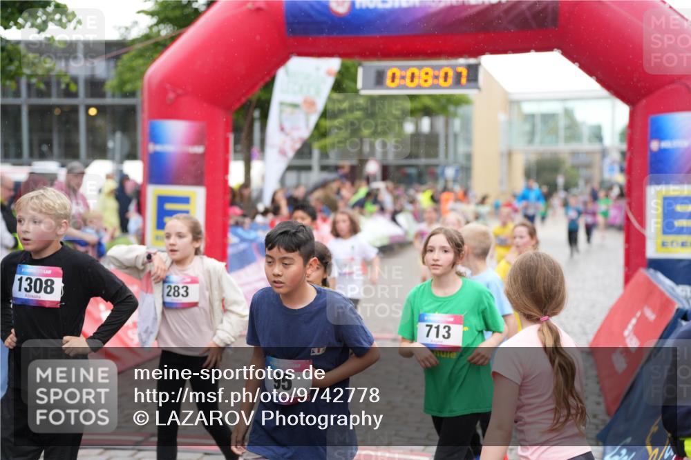 12.06.2026 - Holstenköstenlauf LAZAROV Photography http://msf.ph/oto/9742778 12.06.2026 16:38:09 Laufen 1308, 283, 95, 0, 08, 07, 713, 489, 494, 503, 617, 631, 721, 965, 1076, 1088, 1097, 1293, 1299, 1307, 1400 meine-sportfotos.de
