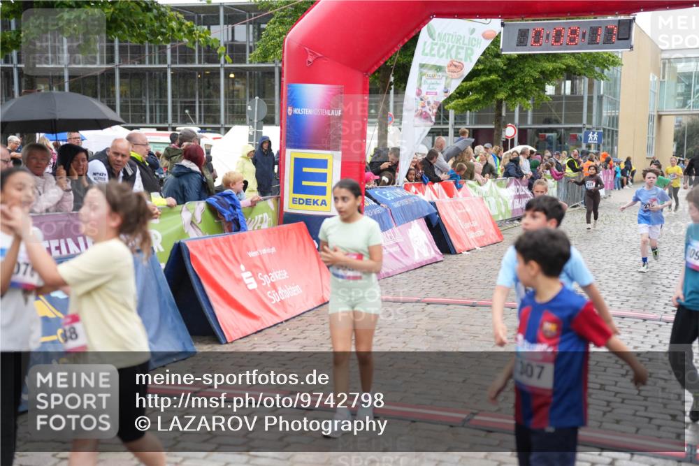 12.06.2026 - Holstenköstenlauf LAZAROV Photography http://msf.ph/oto/9742798 12.06.2026 16:38:19 Laufen 07, 08, 007, 977, 05, 178, 275, 506, 631, 716, 889, 973, 977, 1461 meine-sportfotos.de