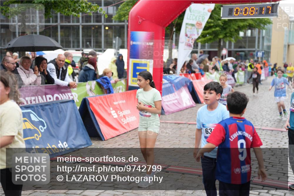 12.06.2026 - Holstenköstenlauf LAZAROV Photography http://msf.ph/oto/9742799 12.06.2026 16:38:20 Laufen 61, 10, 08, 17, 889, 05, 63, 9, 178, 275, 506, 716, 889, 973, 977, 1461 meine-sportfotos.de