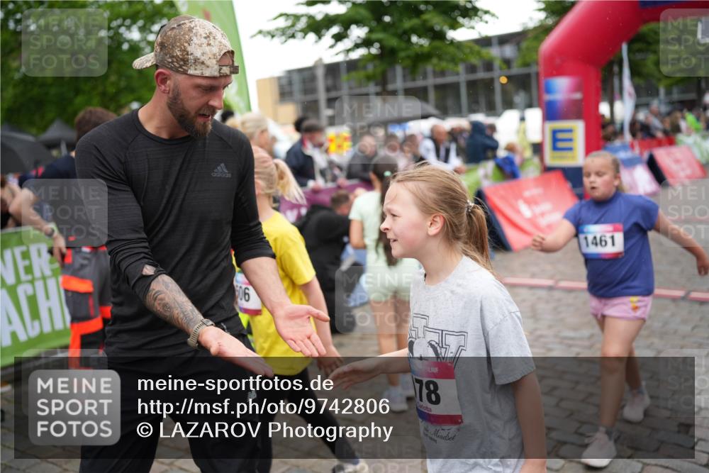12.06.2026 - Holstenköstenlauf LAZAROV Photography http://msf.ph/oto/9742806 12.06.2026 16:38:30 Laufen 06, 78, 1461, 265, 267, 616, 618, 894, 1158, 1159, 1166, 1287 meine-sportfotos.de