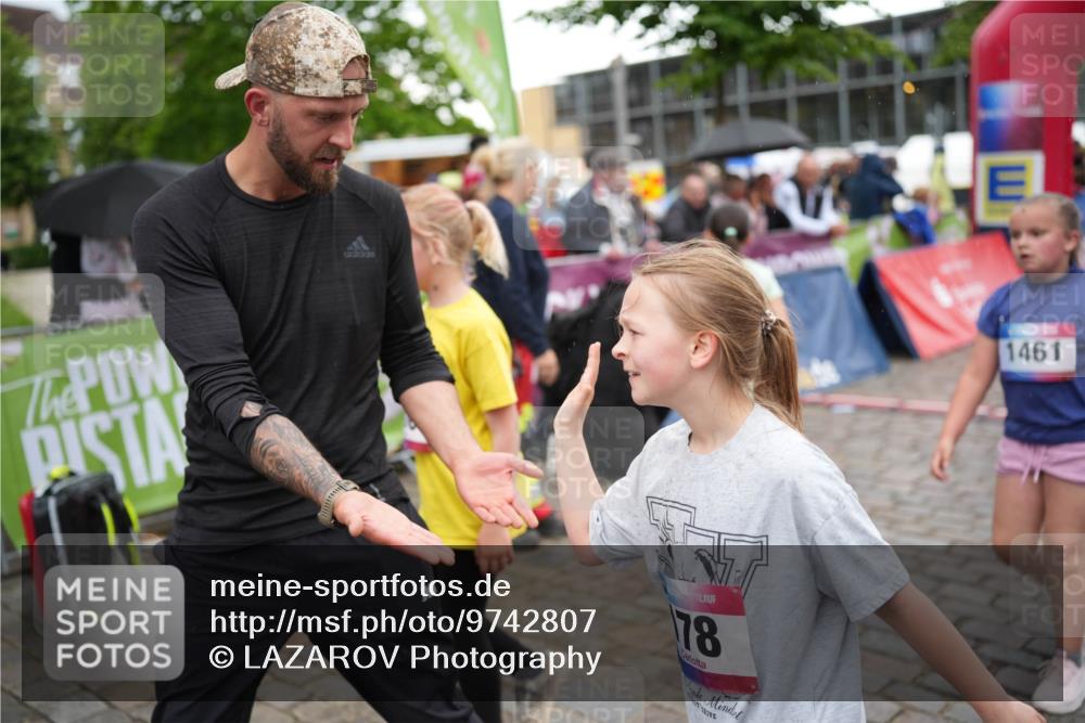12.06.2026 - Holstenköstenlauf LAZAROV Photography http://msf.ph/oto/9742807 12.06.2026 16:38:30 Laufen 78, 1461, 265, 267, 616, 618, 894, 1158, 1159, 1166, 1287 meine-sportfotos.de