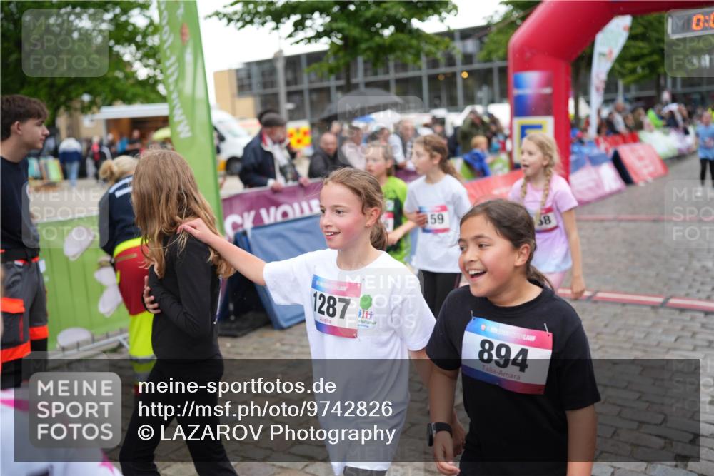 12.06.2026 - Holstenköstenlauf LAZAROV Photography http://msf.ph/oto/9742826 12.06.2026 16:38:41 Laufen 15, 1287, 59, 38, 894, 0, 0, 626, 627, 709, 717, 1456, 1562 meine-sportfotos.de
