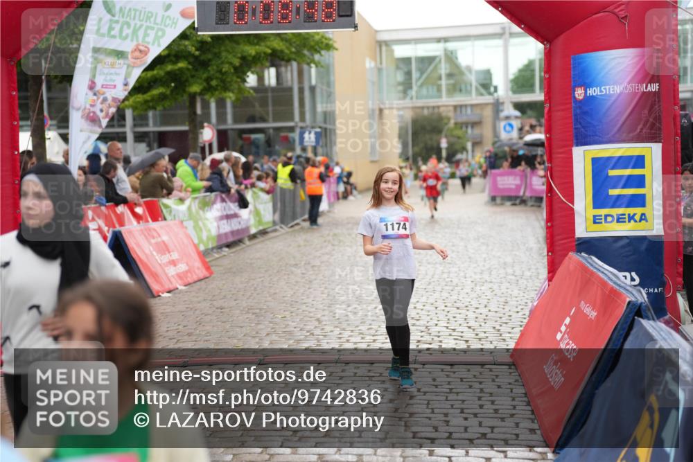 12.06.2026 - Holstenköstenlauf LAZAROV Photography http://msf.ph/oto/9742836 12.06.2026 16:38:50 Laufen 1174, 8, 1174, 1453 meine-sportfotos.de