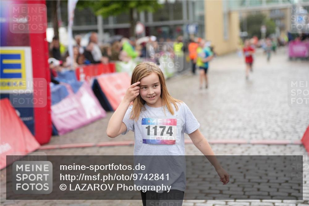 12.06.2026 - Holstenköstenlauf LAZAROV Photography http://msf.ph/oto/9742841 12.06.2026 16:38:52 Laufen 36, 1174, 8, 1174, 1453 meine-sportfotos.de