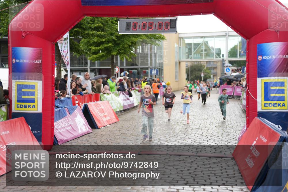 12.06.2026 - Holstenköstenlauf LAZAROV Photography http://msf.ph/oto/9742849 12.06.2026 16:39:02 Laufen 116, 1089, 1036, 1036, 1089, 1161 meine-sportfotos.de