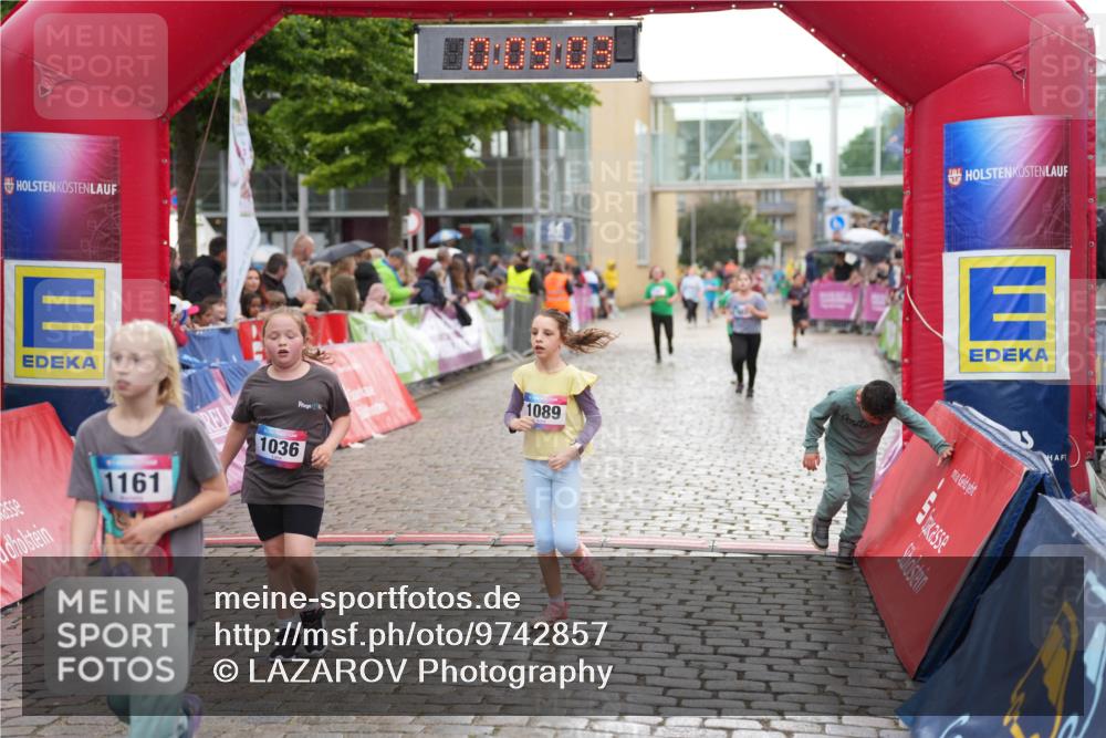 12.06.2026 - Holstenköstenlauf LAZAROV Photography http://msf.ph/oto/9742857 12.06.2026 16:39:06 Laufen 1161, 1036, 1089, 707, 712, 982, 1036, 1089, 1161 meine-sportfotos.de