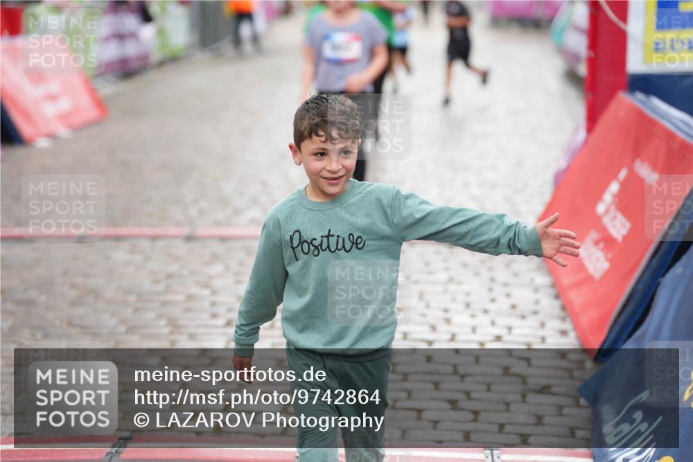 12.06.2026 - Holstenköstenlauf LAZAROV Photography http://msf.ph/oto/9742864 12.06.2026 16:39:10 Laufen 260, 620, 707, 712, 982 meine-sportfotos.de